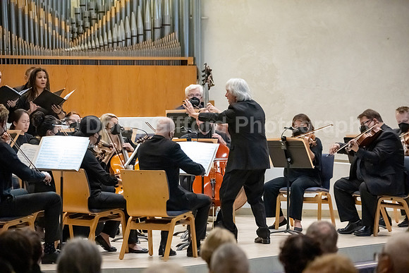 Pacific Symphony and the Pacific Chorale will present a “Concert for Healing”