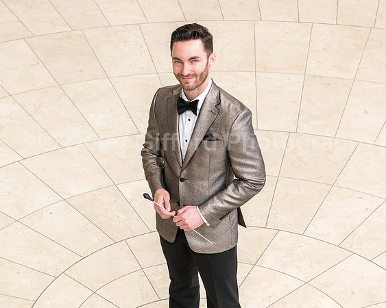 Pacific Symphony 2023-24 Pops Conductor, Enrico Lopez-Yañez