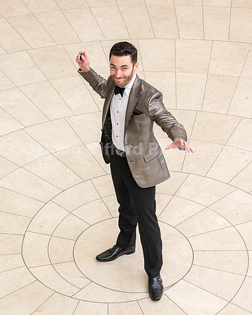 Pacific Symphony 2023-24 Pops Conductor, Enrico Lopez-Yañez