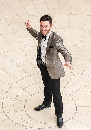 Pacific Symphony 2023-24 Pops Conductor, Enrico Lopez-Yañez