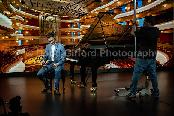 Pacific Symphony 2023-24 Pops Conductor, Enrico Lopez-Yañez