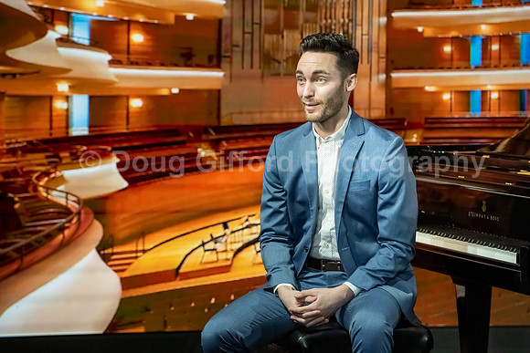 Pacific Symphony 2023-24 Pops Conductor, Enrico Lopez-Yañez