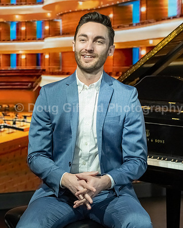 Pacific Symphony 2023-24 Pops Conductor, Enrico Lopez-Yañez