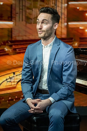 Pacific Symphony 2023-24 Pops Conductor, Enrico Lopez-Yañez