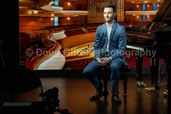Pacific Symphony 2023-24 Pops Conductor, Enrico Lopez-Yañez