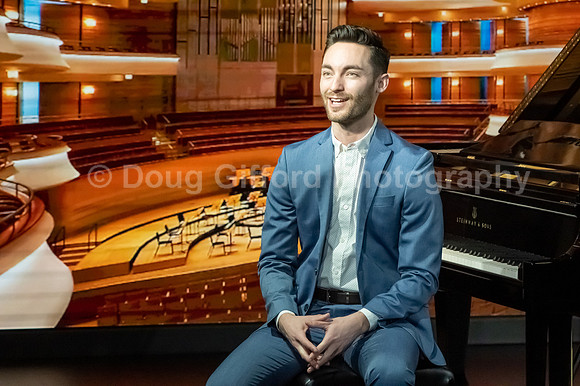 Pacific Symphony 2023-24 Pops Conductor, Enrico Lopez-Yañez