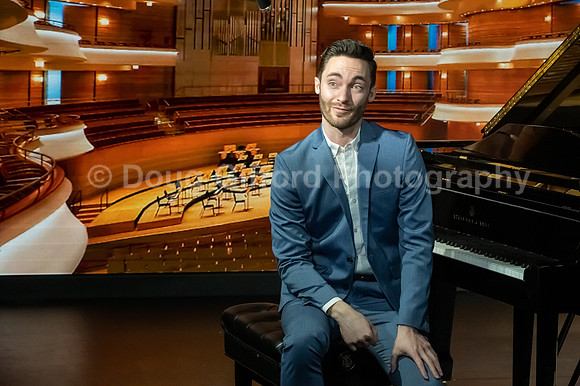 Pacific Symphony 2023-24 Pops Conductor, Enrico Lopez-Yañez