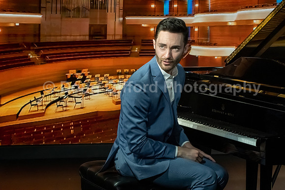 Pacific Symphony 2023-24 Pops Conductor, Enrico Lopez-Yañez
