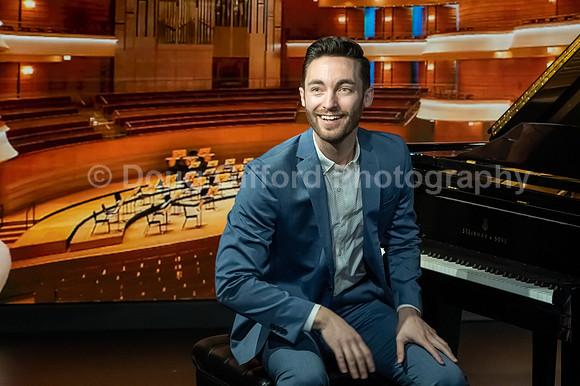 Pacific Symphony 2023-24 Pops Conductor, Enrico Lopez-Yañez