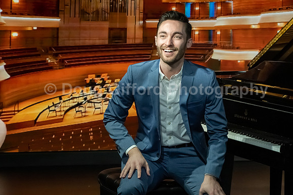 Pacific Symphony 2023-24 Pops Conductor, Enrico Lopez-Yañez