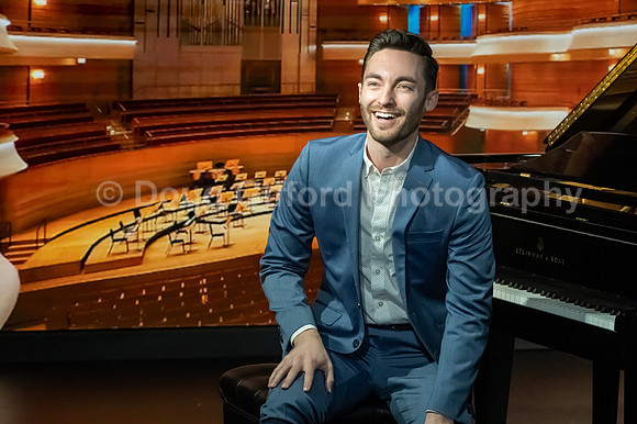 Pacific Symphony 2023-24 Pops Conductor, Enrico Lopez-Yañez