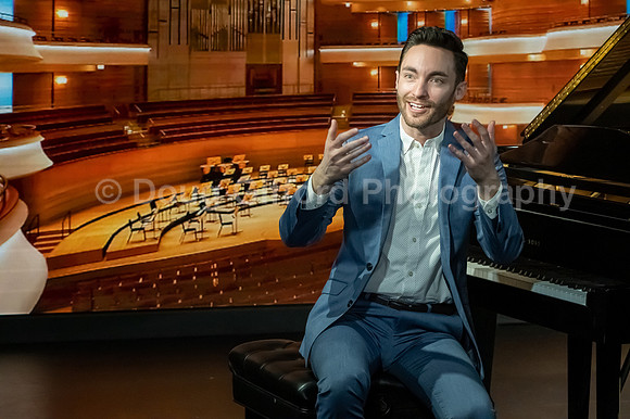 Pacific Symphony 2023-24 Pops Conductor, Enrico Lopez-Yañez