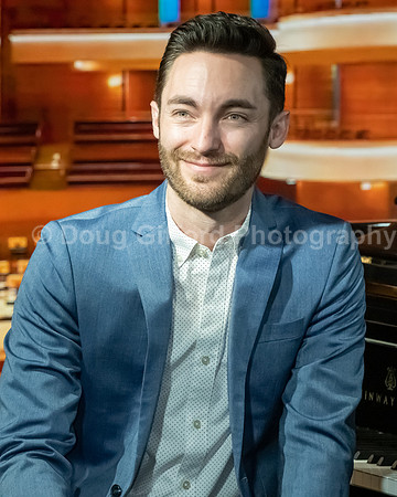 Pacific Symphony 2023-24 Pops Conductor, Enrico Lopez-Yañez