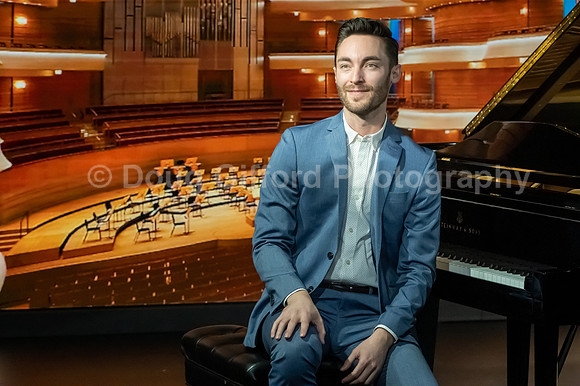 Pacific Symphony 2023-24 Pops Conductor, Enrico Lopez-Yañez