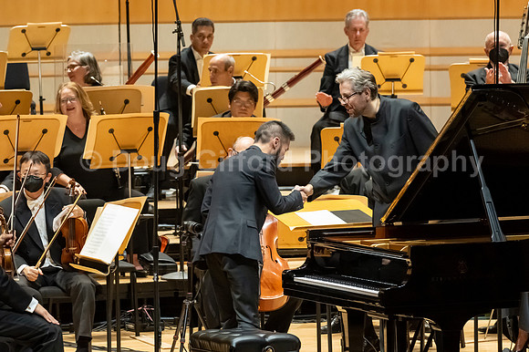 Pacific Symphony - Tao Plays Mozart
