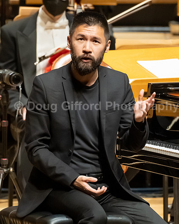 Pacific Symphony - Tao Plays Mozart