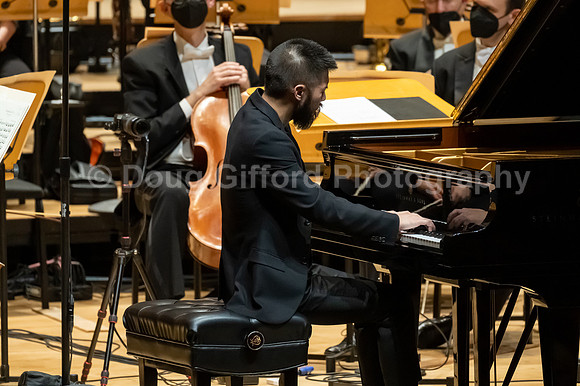 Pacific Symphony - Tao Plays Mozart