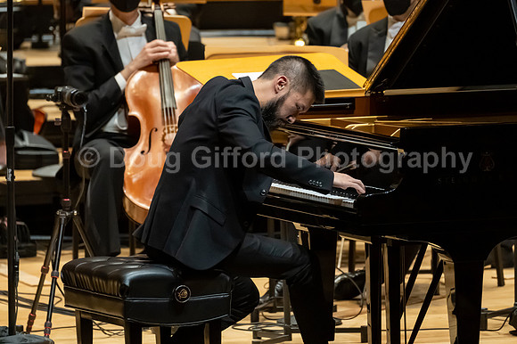 Pacific Symphony - Tao Plays Mozart
