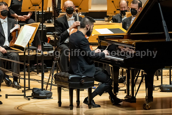 Pacific Symphony - Tao Plays Mozart