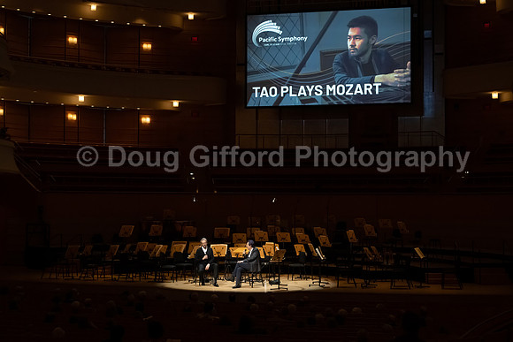 Pacific Symphony - Tao Plays Mozart