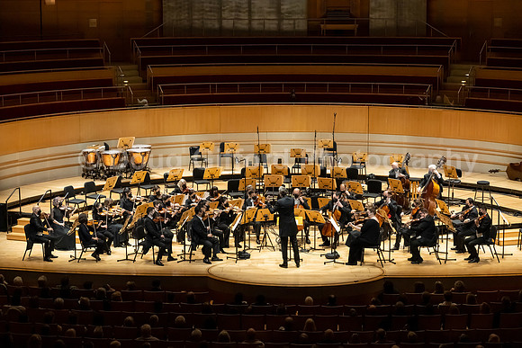 Pacific Symphony - Tao Plays Mozart