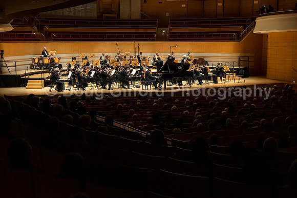Pacific Symphony - Tao Plays Mozart