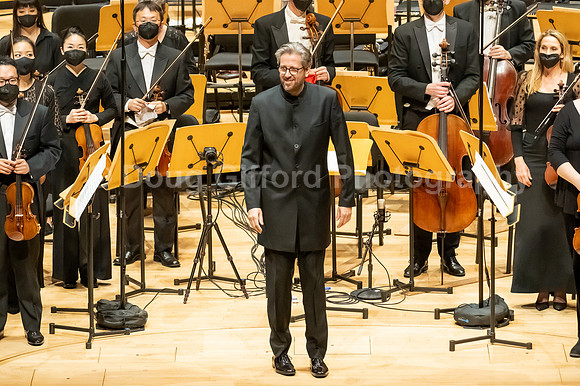 Pacific Symphony - Tao Plays Mozart