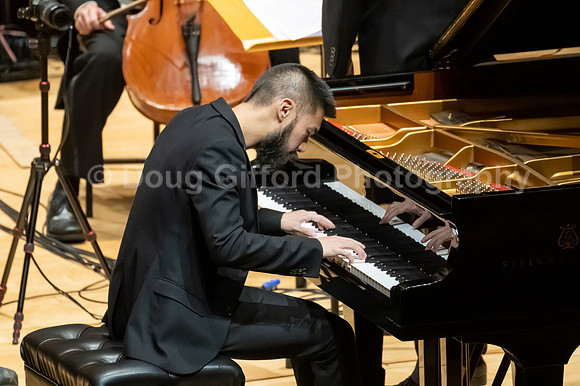 Pacific Symphony - Tao Plays Mozart