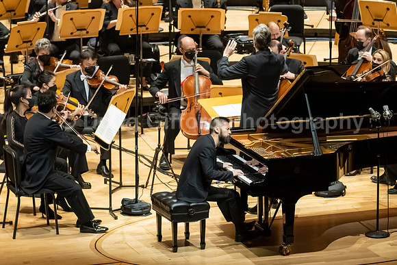 Pacific Symphony - Tao Plays Mozart
