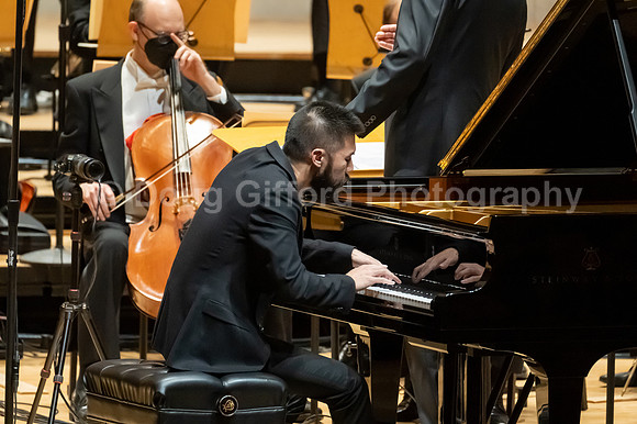 Pacific Symphony - Tao Plays Mozart