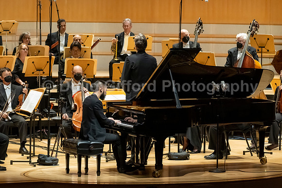 Pacific Symphony - Tao Plays Mozart