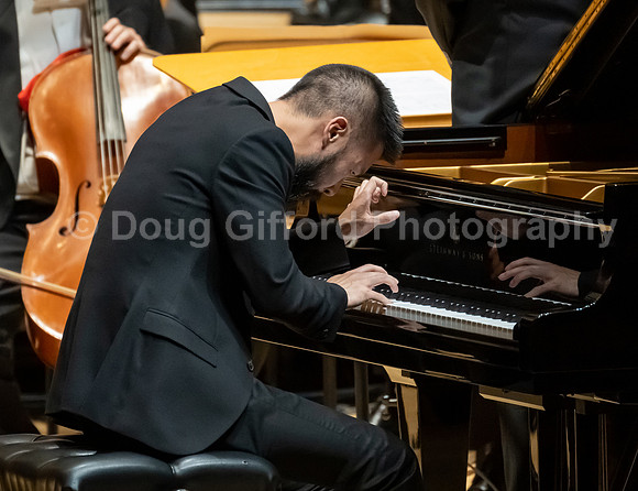Pacific Symphony - Tao Plays Mozart
