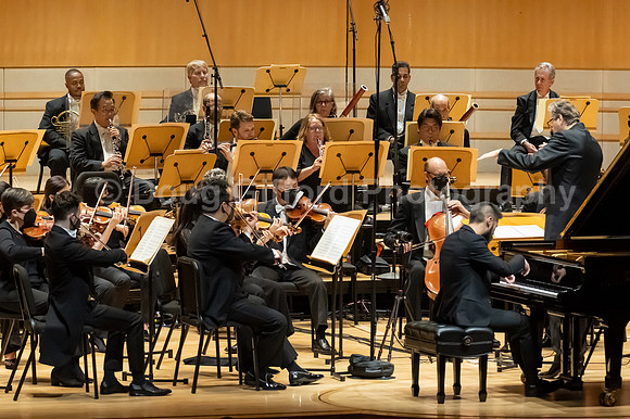 Pacific Symphony - Tao Plays Mozart