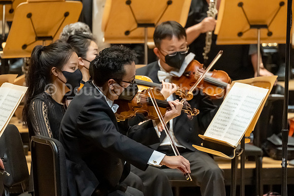 Pacific Symphony - Tao Plays Mozart