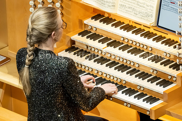 Pacific Symphony - Organ Superstar Anna Lapwood