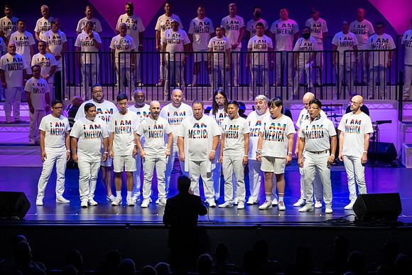 MenAlive - OC Gay Men's Chorus / "I am America"