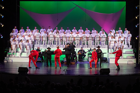 MenAlive - OC Gay Men's Chorus / "I am America"
