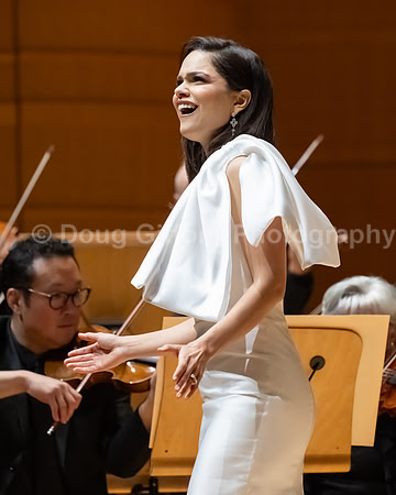 Pacific Symphony - Joshua Bell & Larisa Martínez: Voice & the Violin