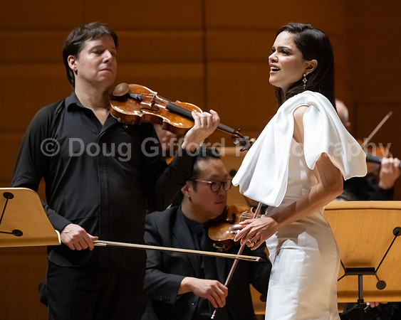 Pacific Symphony - Joshua Bell & Larisa Martínez: Voice & the Violin