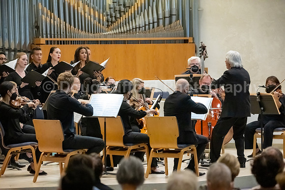 Pacific Symphony and the Pacific Chorale will present a “Concert for Healing”