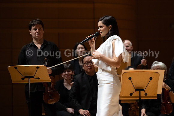Pacific Symphony - Joshua Bell & Larisa Martínez: Voice & the Violin