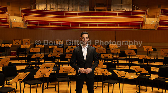 Portraits of the Pacific Symphony Artistic & Music Director Designate, Alexander Shelley and Pacific Symphony Principal Pops Conductor, Enrico Lopez-Yañez