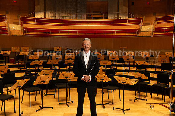 Portraits of the Pacific Symphony Artistic & Music Director Designate, Alexander Shelley and Pacific Symphony Principal Pops Conductor, Enrico Lopez-Yañez