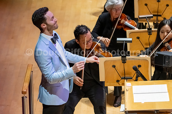 Pacific Symphony Pops Series - Cirque Goes Broadway with Troupe Vertigo