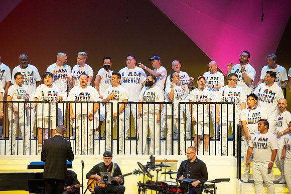 MenAlive - OC Gay Men's Chorus / "I am America"
