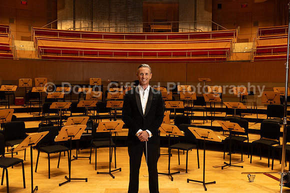 Portraits of the Pacific Symphony Artistic & Music Director Designate, Alexander Shelley and Pacific Symphony Principal Pops Conductor, Enrico Lopez-Yañez