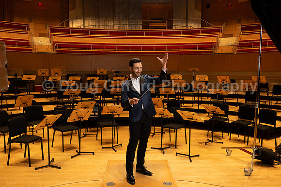 Portraits of the Pacific Symphony Artistic & Music Director Designate, Alexander Shelley and Pacific Symphony Principal Pops Conductor, Enrico Lopez-Yañez