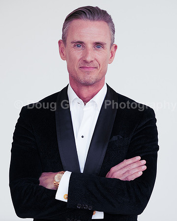 Portraits of the Pacific Symphony Artistic & Music Director Designate, Alexander Shelley and Pacific Symphony Principal Pops Conductor, Enrico Lopez-Yañez