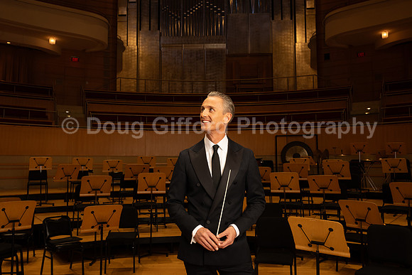Media Portraits of Alexander Shelley, the Pacific Symphony's new Artistic and Music Director