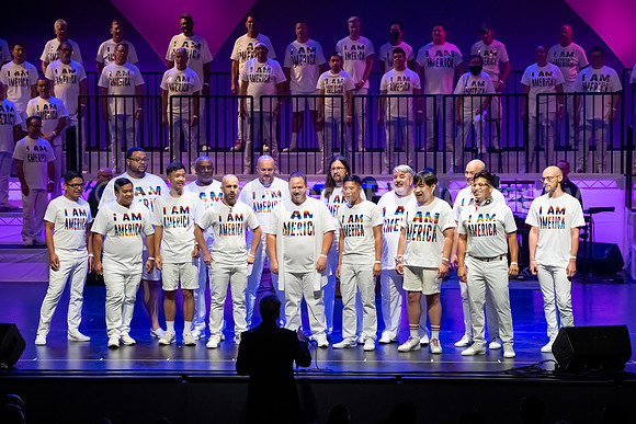 MenAlive - OC Gay Men's Chorus / "I am America"